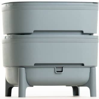 2 or 3 trays, 12.5 litres usable per tray