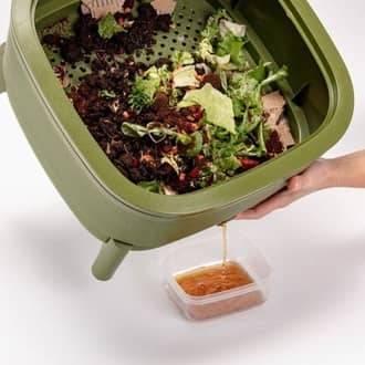 2 or 3 trays, 12.5 litres usable per tray